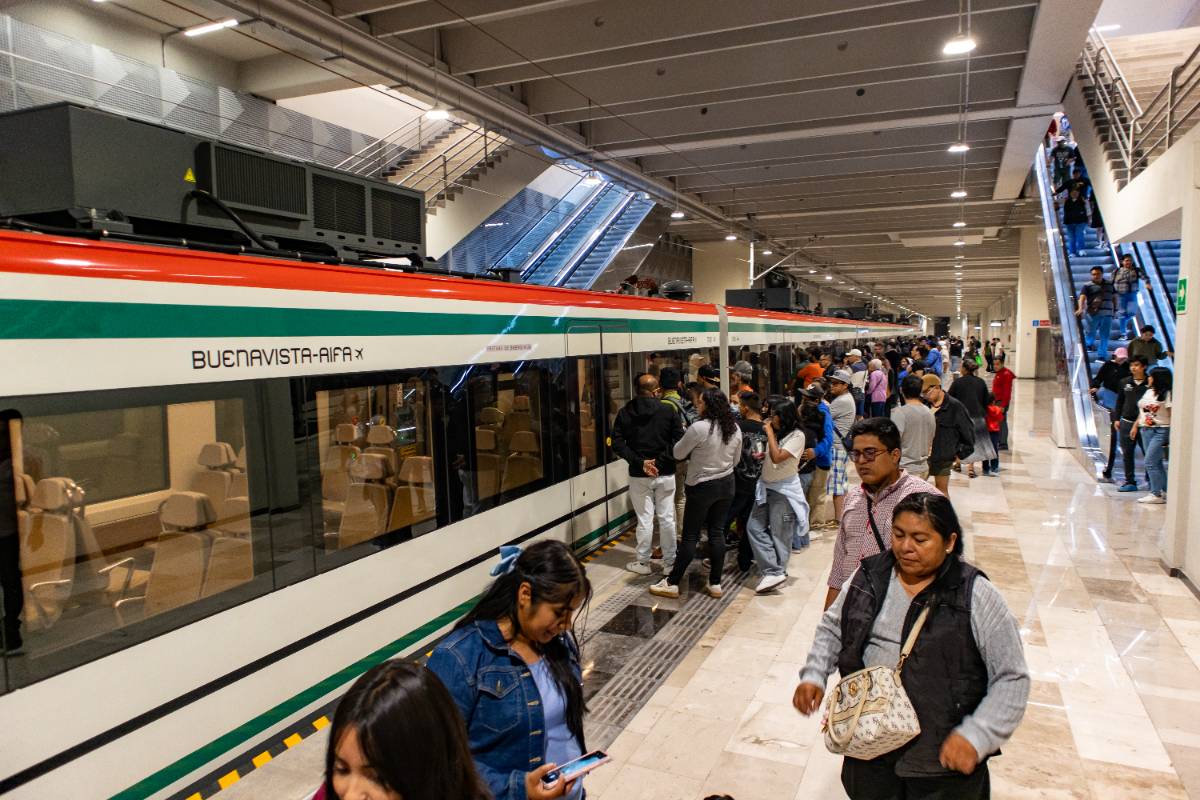 TREN FELIPE ANGELES TRANSPORTA MÁS DE 200 MIL PERSONAS EN SU PRIMER SEMANA: SICT